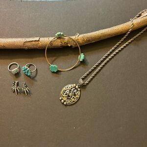 Elegant Silver and Turquoise Jewelry Set